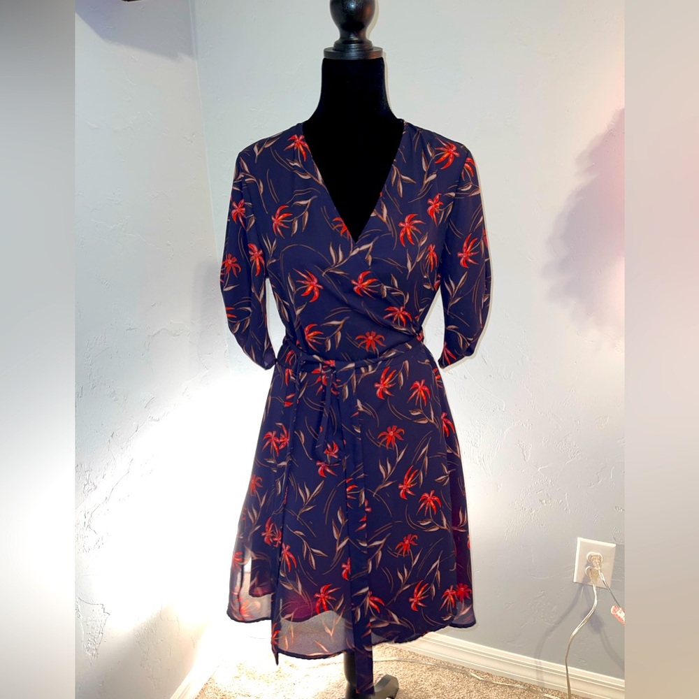 Nice wrap dress nice dark blue with red flowers